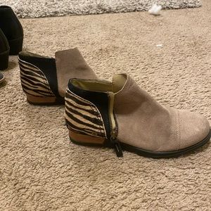 Sorel flat booties | Suede | zebra | 9.5